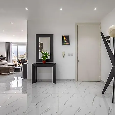 Penthouse In Ta Xbiex, Pool & Seaview 4* Sliema