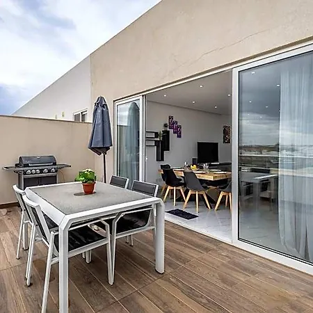 Penthouse In Ta Xbiex, Pool & Seaview
