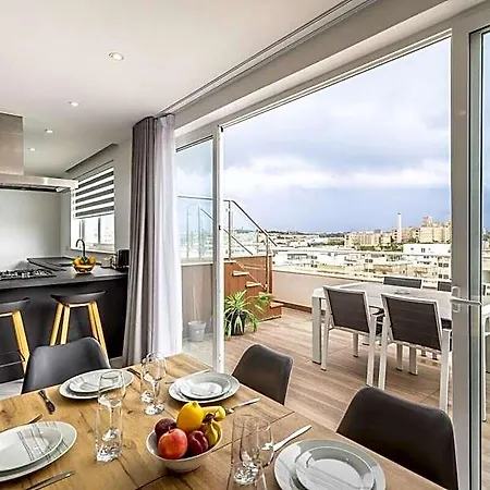 Hotel Penthouse In Ta Xbiex, Pool & Seaview