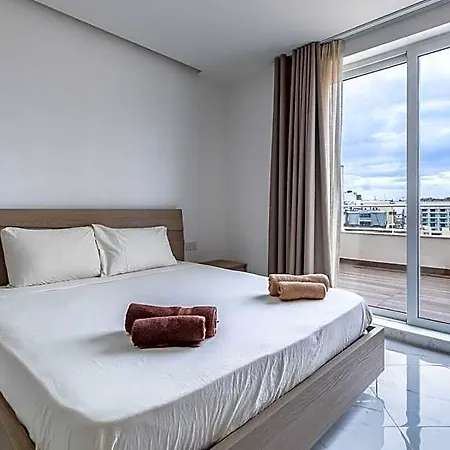 Penthouse In Ta Xbiex, Pool & Seaview Sliema
