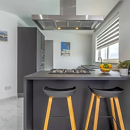 Penthouse In Ta Xbiex, Pool & Seaview 4* Sliema